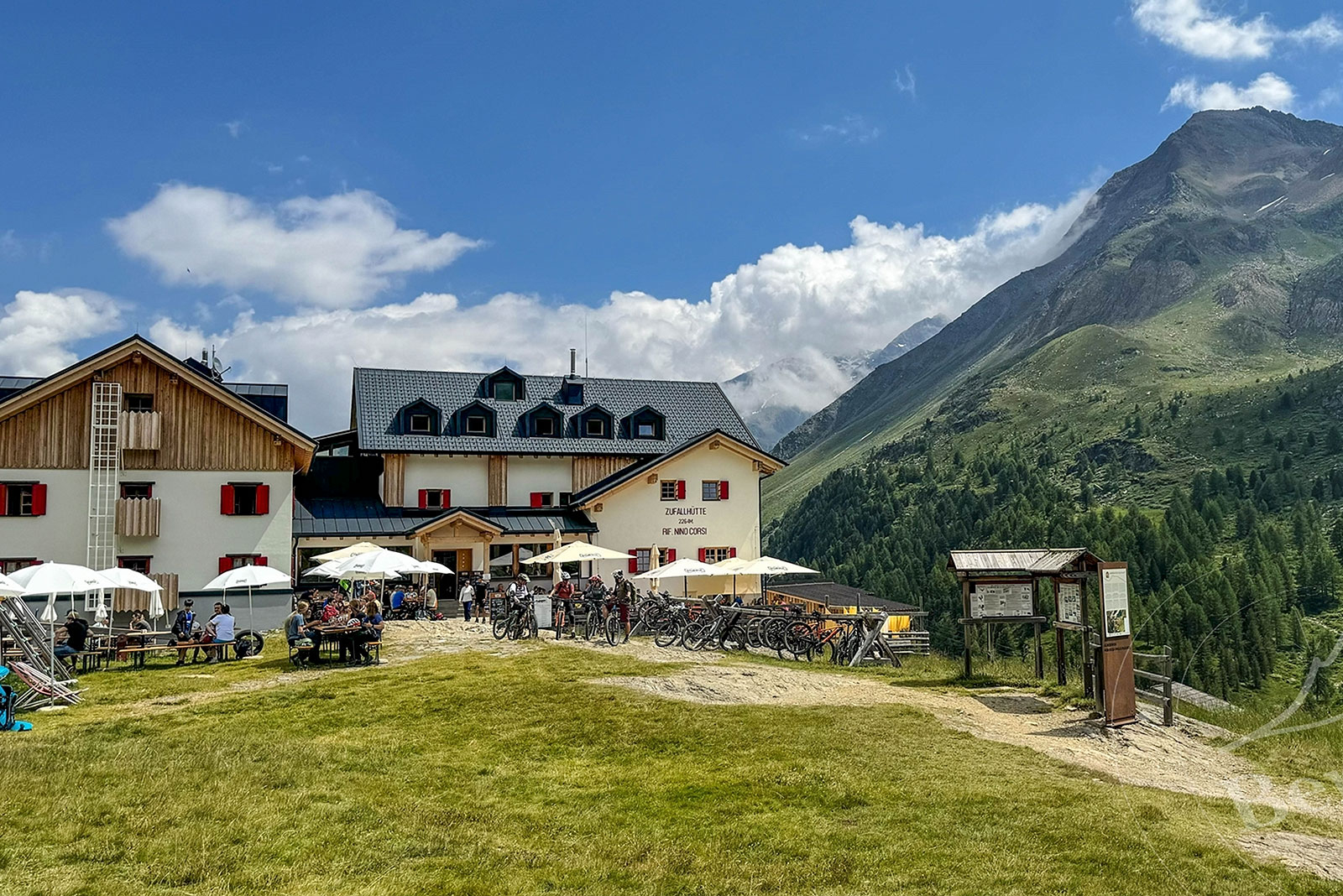 Zufallhütte Martelltal Auf der Terrasse