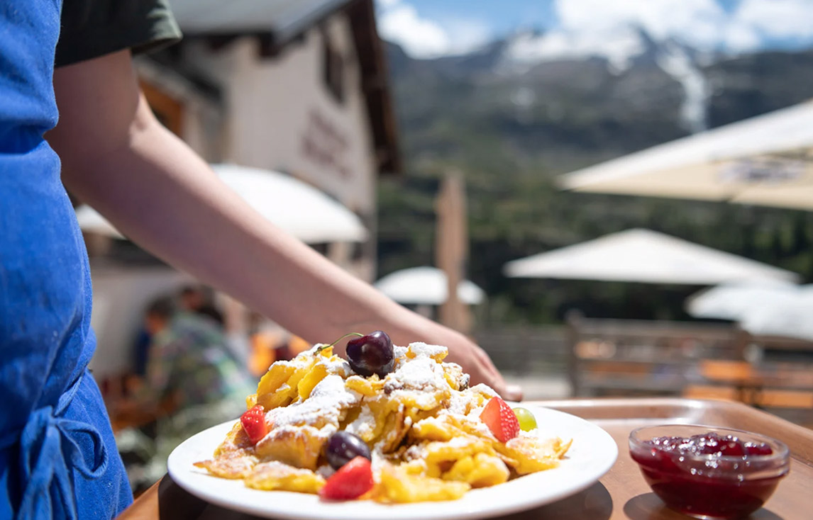 Gustare la cucina altoatesina al Rifugio Zufall